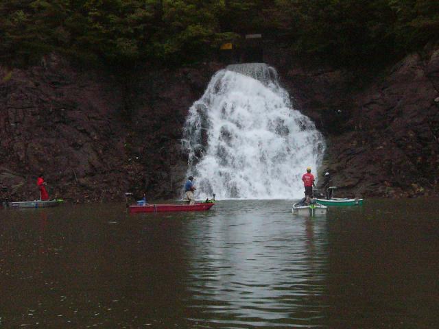 【写真クリックで前の画面に戻ります】　2005-07-03兵庫県東条湖 