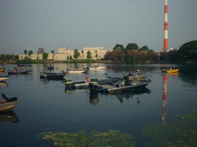 【写真クリックで前の画面に戻ります】　2005-08-14徳島県旧吉野川 