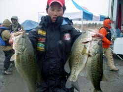 2003-03-16 13:04:29+09/単日1位 M67 佐々木英明 5,950g 4匹