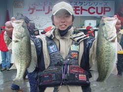 2003-03-16 13:24:30+09/単日36位 総合4位 W10 小林知寛 1,870g 2匹