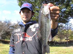 2003-10-19 13:24:33+09/あれから追加ならず。 中村宗彦 430g 1匹