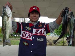2003-10-11 14:12:54+09/3位 河口A(23) 池田豊 2,214g 3匹