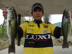 2003-10-11 14:13:36+09/6位 河口A(52) 飯塚充隆 1,898g 4匹