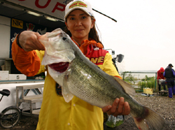 2004-06-06 12:54:41+09/22位 M334 窪田純子 1,822g 1匹