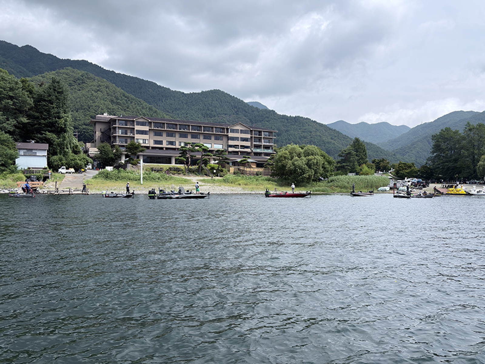 KHB放流組