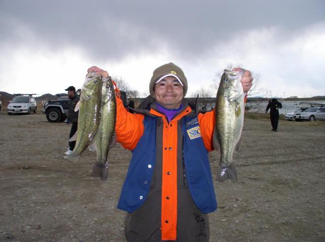 【写真クリックで前の画面に戻ります】　岡山第１戦・メガバスカップ・ウィナーの杉田選手 