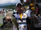 菅谷選手です。先週の津久井湖では釣れたんですが・・・。 クリックで拡大